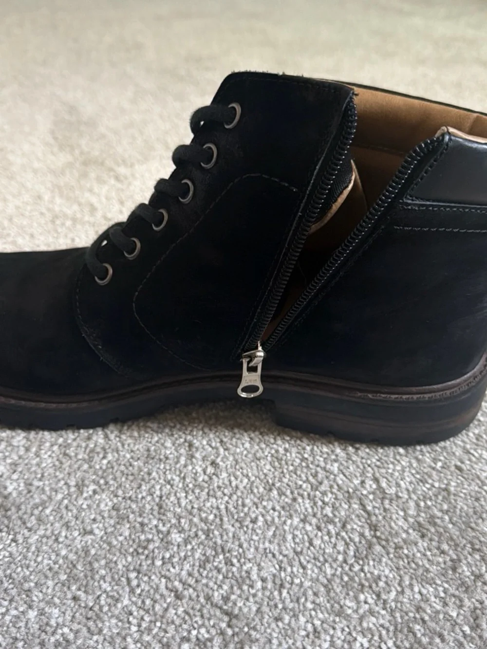 Men's Black Lace-Up Chukka Boots